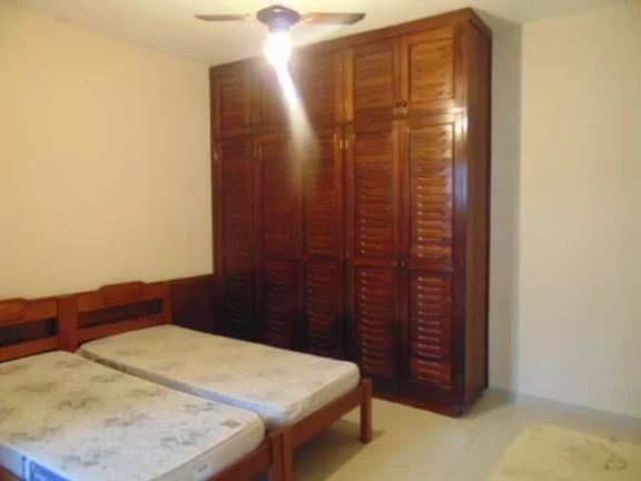 Imagem Praia de Pitangueiras, Próximo a Praia, Local Nobre, para * Venda ou Locação Anual e Temporada*, Lazer no Prédio, 2 Garagens.