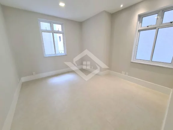 Imagem Apartamento à Venda em Copacabana com Vista para o Mar - 2 Quartos, 82 m²