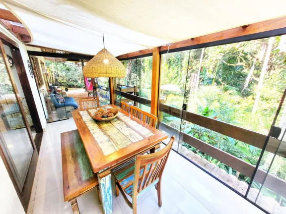 Imagem Casa em condomínio em meio a muita mata Granja Viana