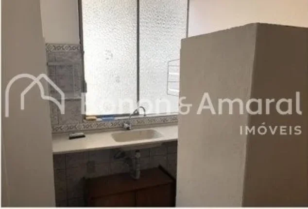Imagem Sala comercial à venda no Edifício Catedral, ideal para quem busca um espaço funcional e bem loca...