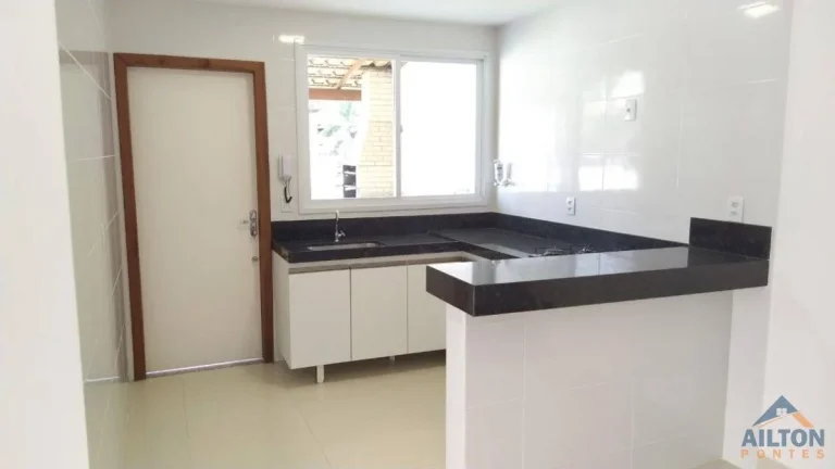 Imagem Casa Duplex à Venda 3 Quartos com Suíte, Amplo Quintal com Churrasqueira - Ipiranga - Guarapari/ES