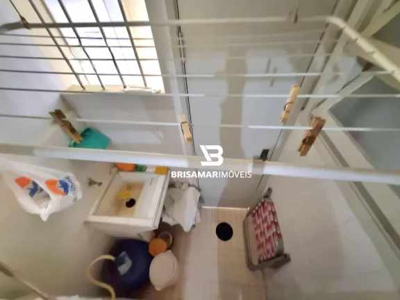 Imagem PITANGUEIRAS- UMA QUADRA DO MAR , COM GARAGEM NO PRÉDIO , CONDOMÍNIO BAIXO.