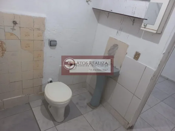 Imagem Vendo uma excelente casa com edícula terreno de 149 M2, no Jardim Lucélia Grajaú SP valor 340 mil. A Casa principal contém 2 dormitórios, 1sala,1 cozinha,1 banheiro,1área de servico, área de lazer, 1 vaga de garagem. Edícula contém, 1quarto, 1 banheiro, 1