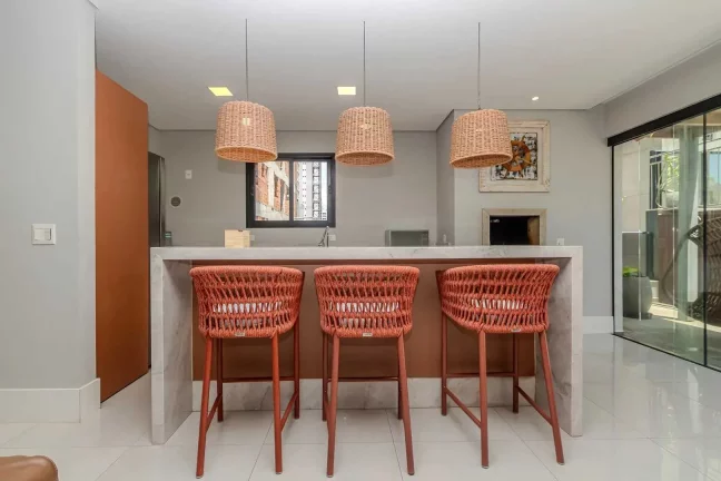 Imagem Apartamento com 3 suítes e 3 vagas de garagem no centro de Balneário Camboriú/SC