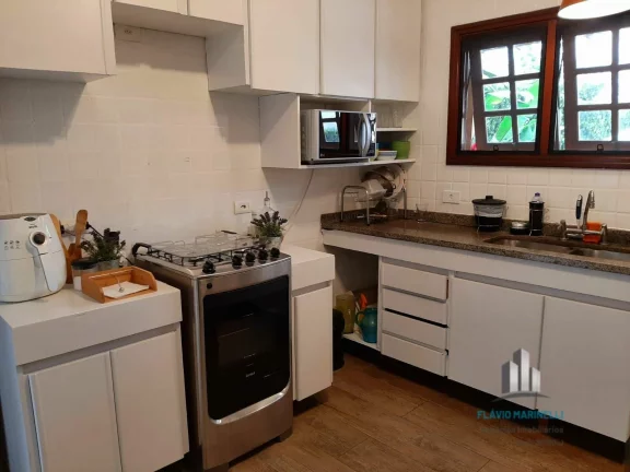 Imagem Alphaville 6 Casa de 259m² com 3 Dorms sendo 1 Suíte e 2 Vagas de Garagem