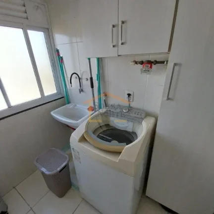 Imagem Apartamento reformado, 3 dormitórios, com armários, sala 2 ambientes, sacada, cozinha americana pl...
