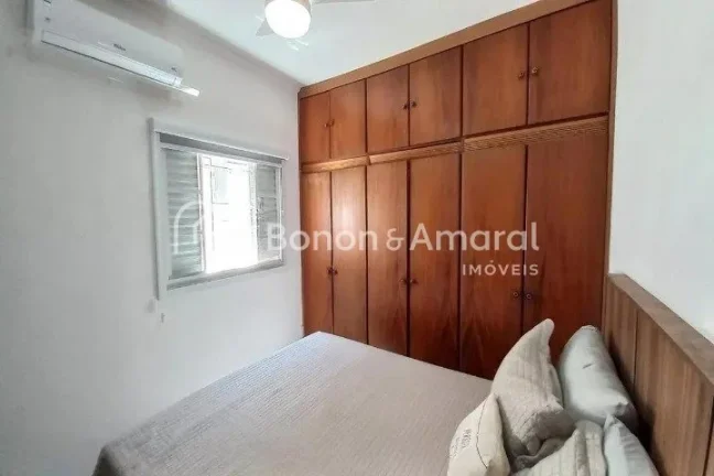 Imagem Casa isolada com 3 dorms , 1 suíte, sala e cozinha planejada. Ambientes com ar-condicionado e área...