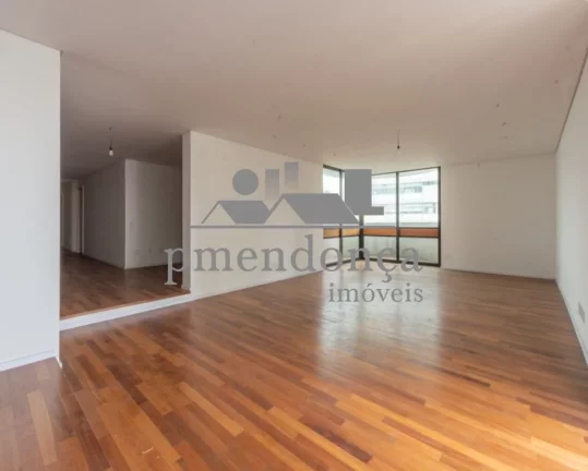 Imagem Excelente apartamento com 326m², 4 suítes e 3 vagas livres + depósito