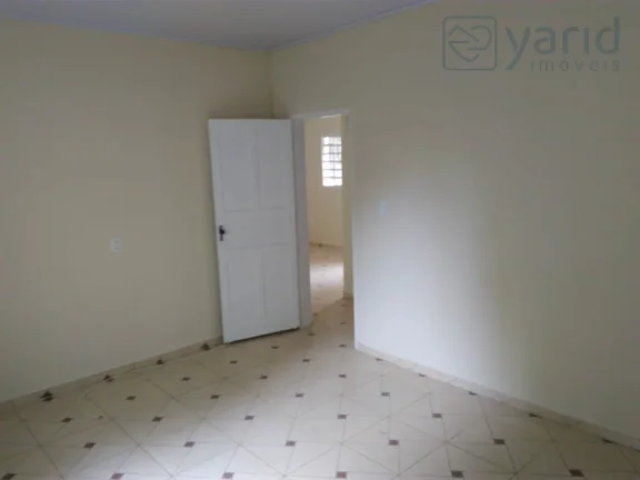 Imagem Imperdível oportunidade! Casa à venda em Jundiaí-SP, bairro Jardim Celeste, 2 quartos, 2 salas, 2 banheiros, 4 garagens, 160m².