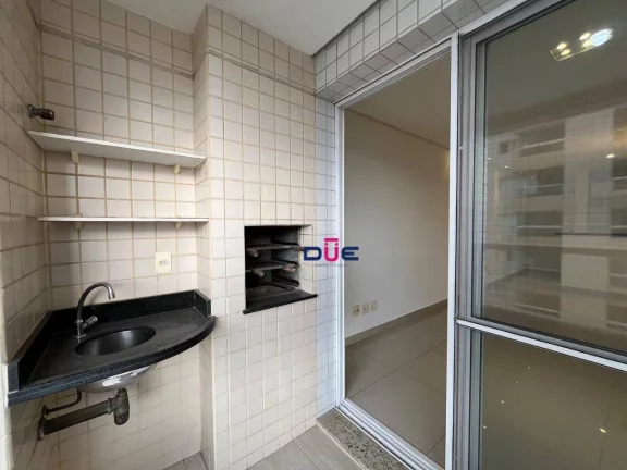 Imagem Apartamento com 2 Dormitórios, Suíte e 2 Vagas na Ponta da Praia