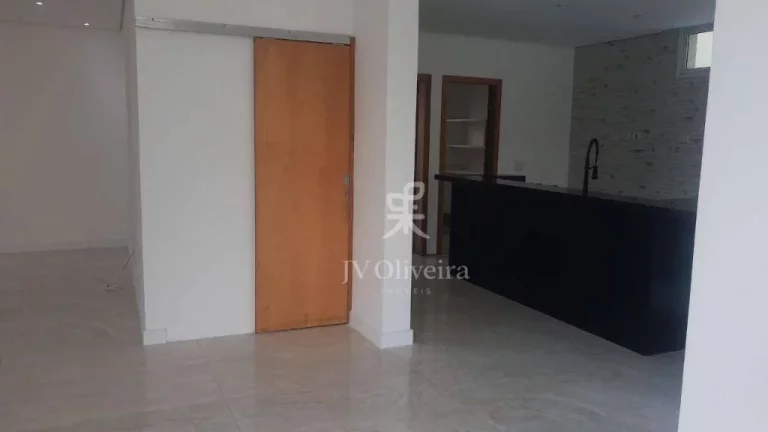 Imagem Casa em condomínio à venda, 300 m², 3 suítes, 4 banheiros, 4 vagas - Jardim Caiapia - Cotia/SP