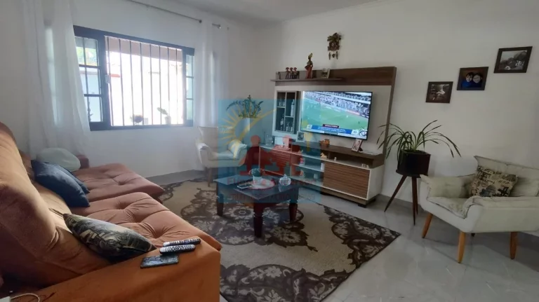 Imagem Casa a 500 metros da Praia do Suarão em Itanhaém 395mil