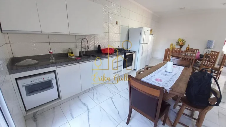 Imagem Casa de Alto Padrão em Condomínio no Bairro Engordadouro