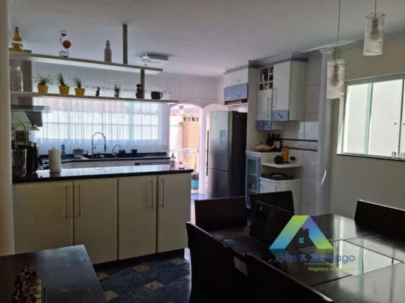 Imagem Sobrado com 3 Quartos e 3 banheiros à Venda, 250 m² por R$ 739.900