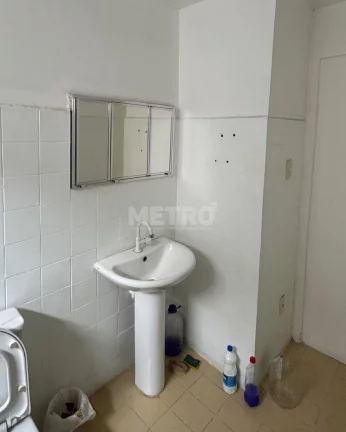 Imagem Ponto comercial 04 salas, 03 banheiros, 180m aproximados  Orla