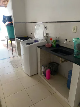 Imagem Casa à venda em Farolândia: 5 quartos, 200m², 3 vagas de garagem - Imperdível!