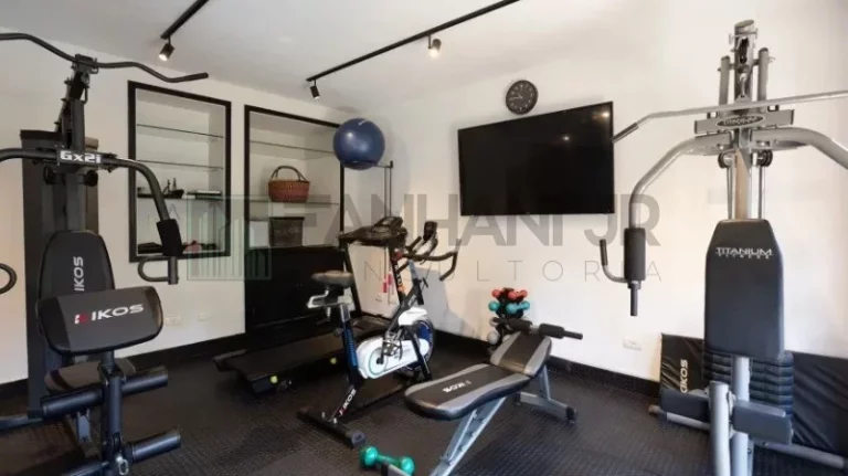 Imagem Deslumbrante casa à venda em São Paulo-SP, no Jardim Guedala: 3 quartos, 3 suítes, 4 salas, 5 banheiros, 4 vagas de garagem, 365m².