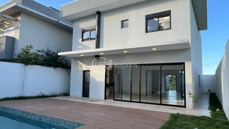 Imagem Casa em Condomínio à Venda em Campo Grande-MS - Residencial Damha III: 3 Quartos, 3 Suítes, 3 Salas, 5 Banheiros, 6 Vagas, 280m².