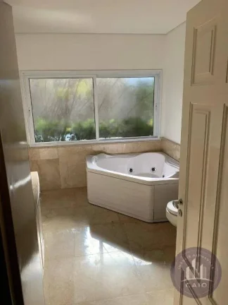 Imagem Casa Alto Padrão para Locação no Tamboré 02, 904m², 4 Suítes, Piscina, SPA