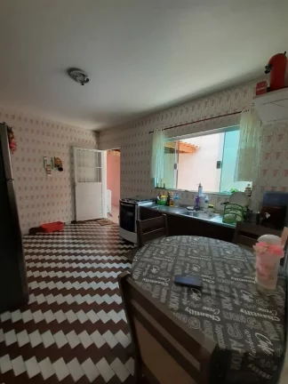 Imagem Casa com 2 Quartos e 2 banheiros à Venda, 100 m² por R$ 568.000