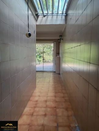 Imagem Sobrado com 03 Dormitórios ( 1 Suíte com Terraço), 02 Vagas para automóvel, bairro extremamente arborizado- perto da USP ( Jd Rizzo - Butantã).