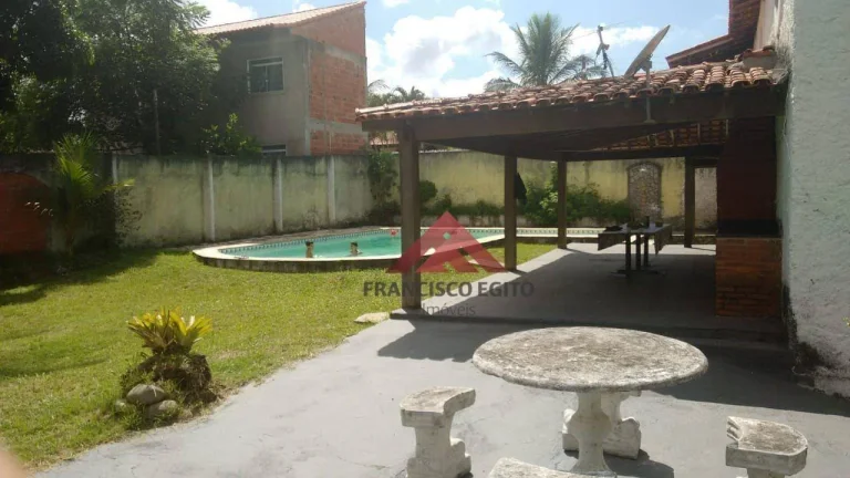 Imagem Casa com 6 dormitórios à venda, 300 m² por R$ 900.000,00 - Vila Capri - Araruama/RJ