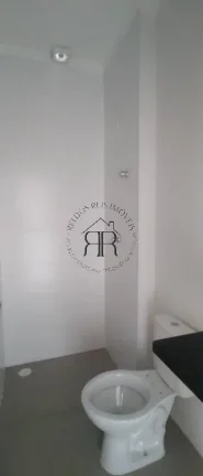 Imagem Sobre o imóvel
Sobrado à venda com 3 quartos, 1 suite, 2 vagas e 2 banheiros.
Localizado em Rua He...