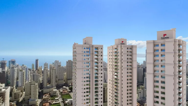 Imagem Apartamento na planta com 4 dormitórios sendo 2 suítes e 2 vagas de garagem - Itapema/SC