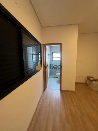 Imagem Descubra o equilíbrio perfeito entre modernidade, conforto e segurança nesta belíssima casa térr...