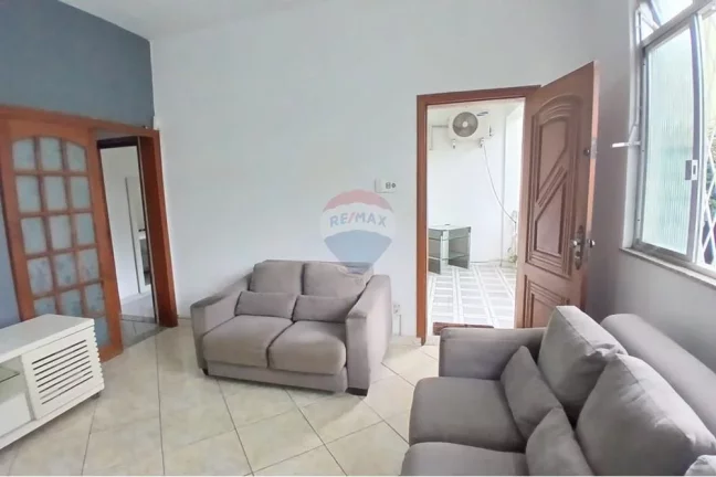 Imagem casa à venda com 2 quartos, 243 m² em Cascadura, Rio de Janeiro.