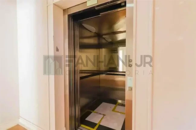 Imagem Casa Comercial para Locação em São Paulo-SP, no Jardim América: 10 Salas, 5 Banheiros, 20 Vagas de Garagem, 835m² de Área