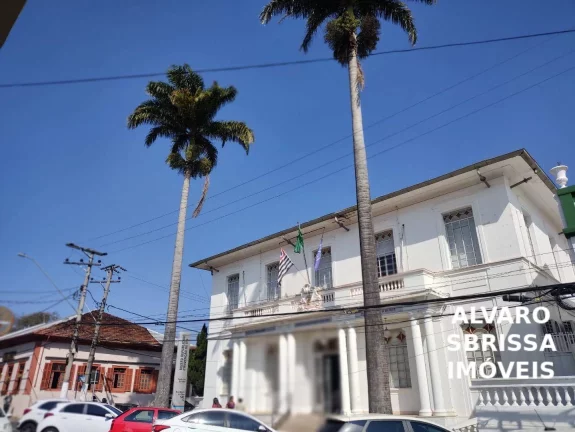 Imagem Imóvel histórico à venda no centro de Itu/SP, com grande potencial residencial ou comercial.