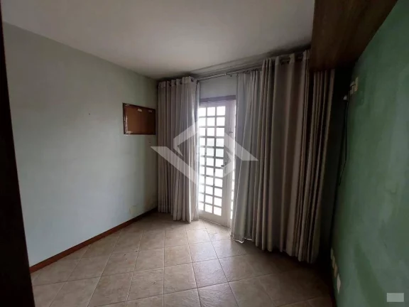 Imagem Casa 5 qrtos (2 Suítes), 2 Salões. Cond. Parque dos Girassois, Campo Grande