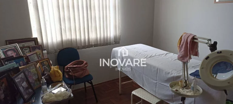 Imagem Casa com 5 dormitórios à venda, 250 m² por R$ 750.000,00 - Setor Central - Itumbiara/GO