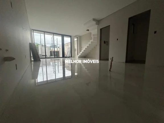 Imagem Sobrado Triplex á venda localizado no Bairro da Barra - Balneário Camoriú-SC