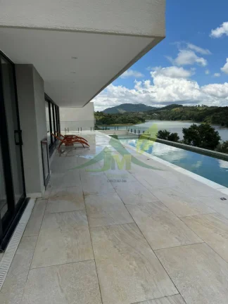 Imagem Viva o Luxo à Beira da Represa em Joanópolis com essa Casa à Venda