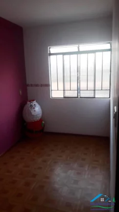 Imagem Casa à venda em Paraisópolis, MG. 4 quartos e 3 vagas coberta.