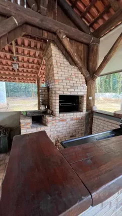 Imagem Chácara com casa de 3 dormitórios sendo 2 suítes e 8 vagas - Quiriri | Joinville/SC