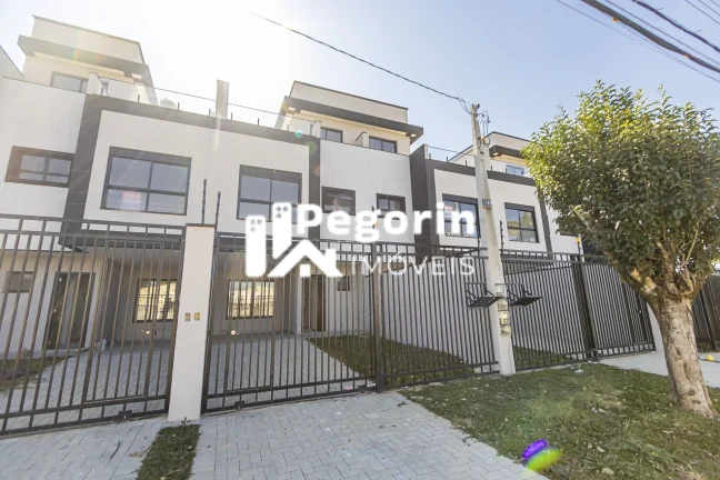 Imagem Casa sobrado no bairro Cajuru, em Curitiba-PR