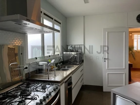 Imagem Luxuoso Apartamento de 4 Quartos no Jardim Paulista com Suítes, 3 Salas e 4 Vagas de Garagem - São Paulo-SP