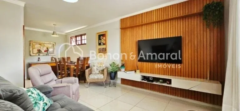 Imagem Casa térrea reformada para venda em condomínio no Taquaral em Campinas, 3 quartos e 4 vagas