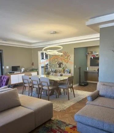 Imagem Apartamento com 178m², 4 dormitórios, sendo 2 suites, todos com armários planejados. Uma das suí...