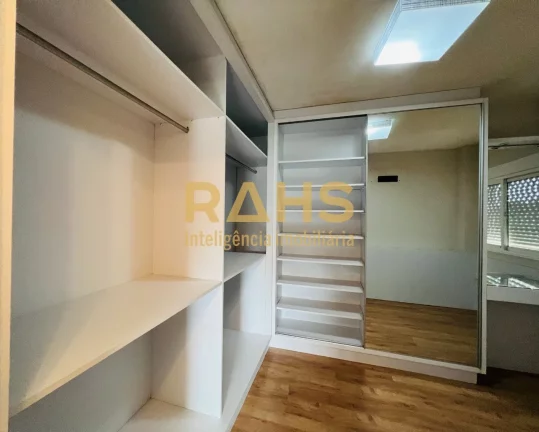 Imagem Excelente apartamento 1 suíte mais 2 quartos no Bairro América em Joinville - SC por R$890.000,00....