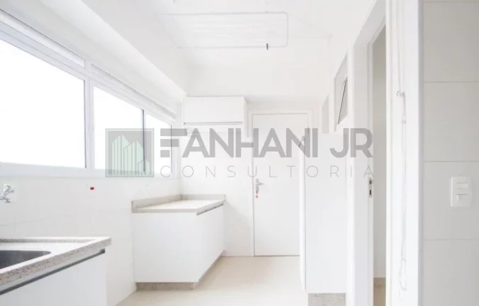 Imagem Imperdível: Apartamento à venda em Moema, São Paulo-SP, com 4 quartos, 2 suítes, 5 banheiros, 4 vagas de garagem e 215m²