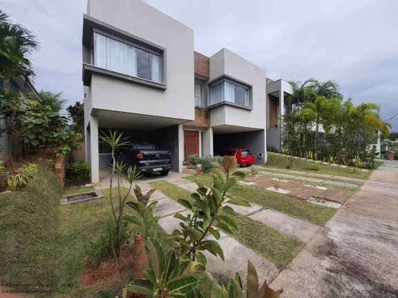 Imagem Casa em Condomínio com 3 suítes e 2 vagas de garagem em Vila de Abrantes, Camaçari-BA: confira!