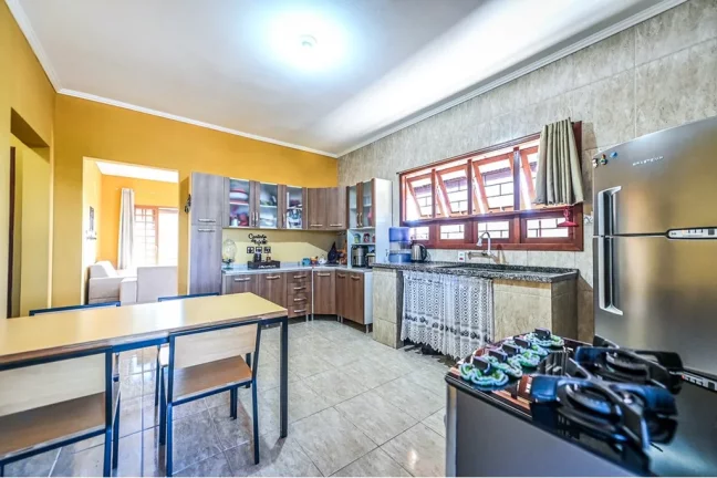 Imagem Casa à venda em Porto Alegre, Agronomia, com 2 quartos, 220m²