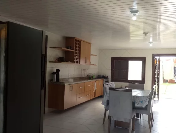 Imagem Casa à venda em Torres, Praia Grande, com 6 quartos, 264m²