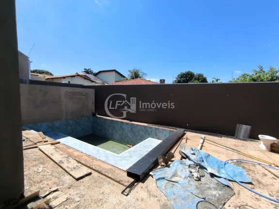 Imagem Imperdível oportunidade: Casa à venda em Campo Grande-MS, Carandá Bosque - 3 quartos, 2 suítes, 2 salas, 5 banheiros, 2 vagas, 180m².