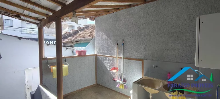 Imagem Casa no Centro com 4 Dormitórios com Amplo Terreno - Paraisópolis MG