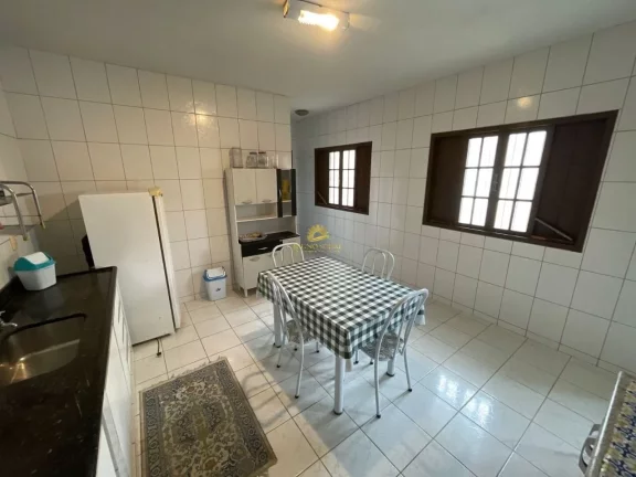 Imagem Encantadora casa duplex em Meaípe, Guarapari, ES! 4 quartos, sendo 1 suíte, 2 vagas de garagem. Lo...